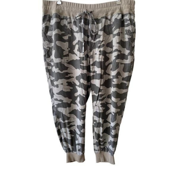 KUT Women's Plus Size Relaxed Military Print Ribbed Pants - Picture 1 of 6